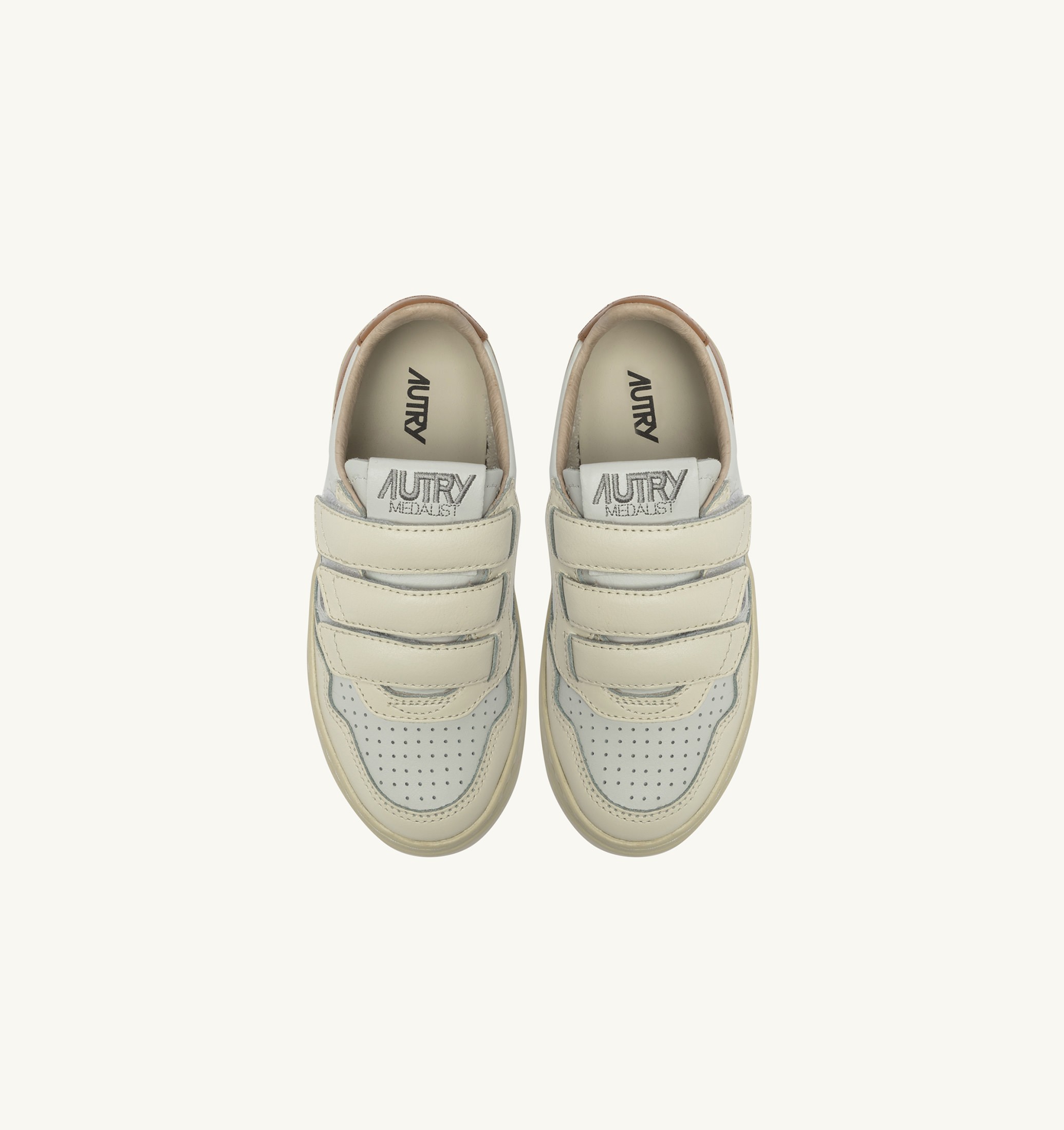 BASKETS MEDALIST KIDSTRIPES LOW EN CUIR WHISPER WHITE IVOIRE ET BROWN SUGAR