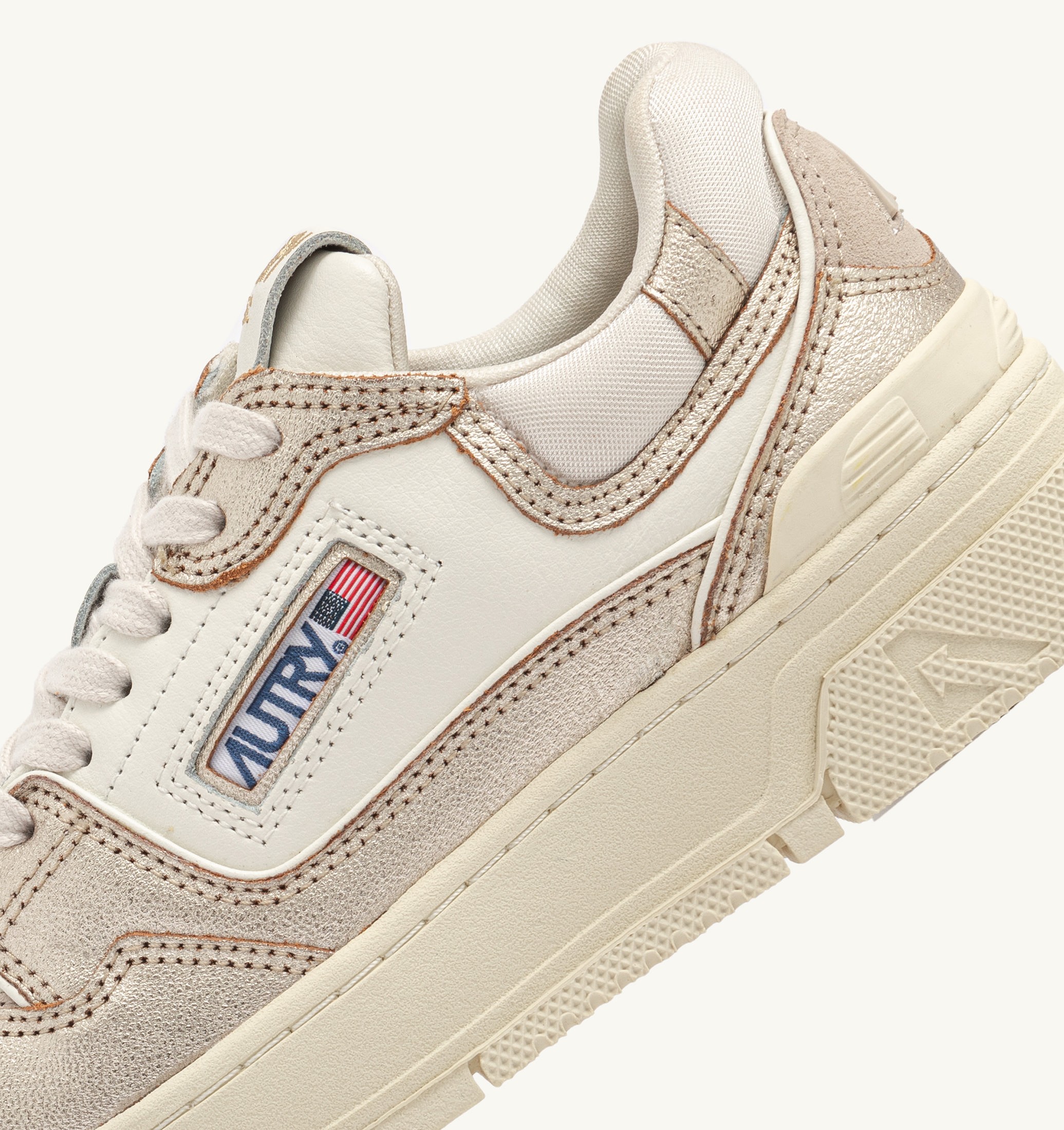 BASKETS CLC LOW EN CUIR ET DAIM PLATINE