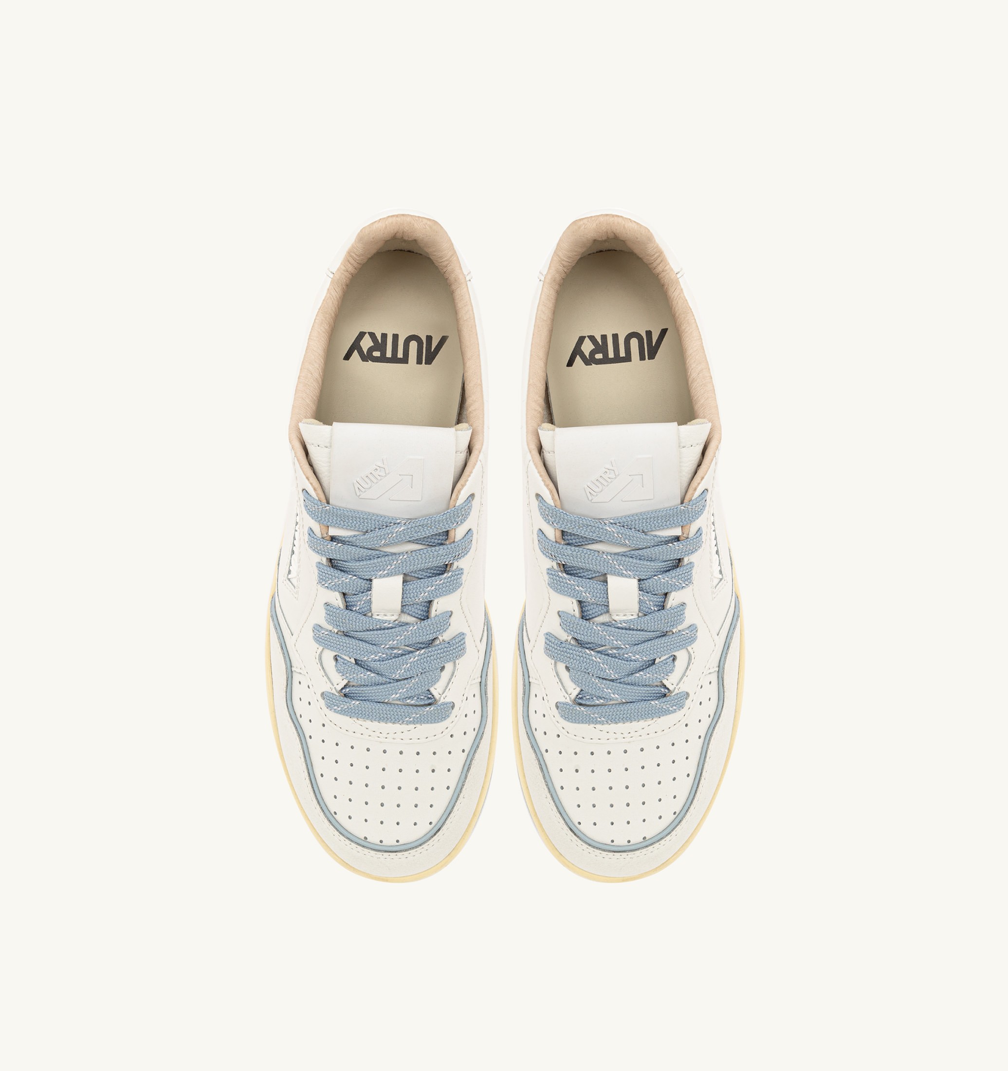 BASKETS GOLF LOW EN CUIR COLORIS BLANC ET PEARL BLUE