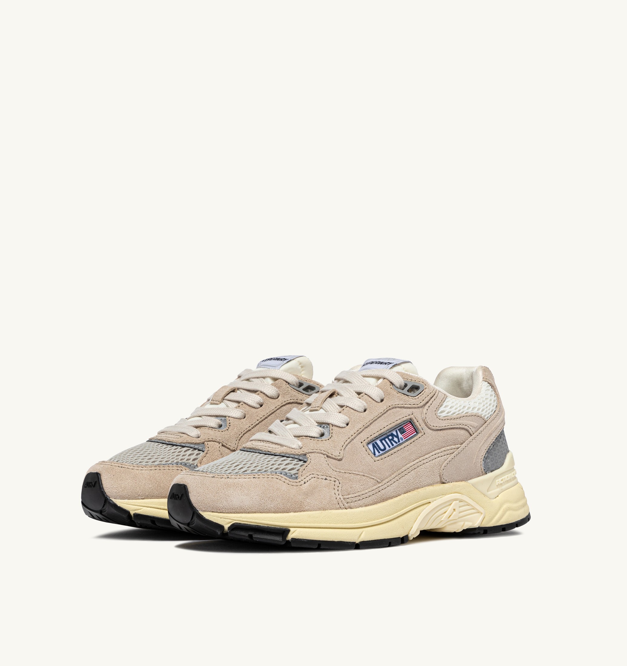 BASKETS HYPERWAY EN MESH ET DAIM SAND ET ARGENT