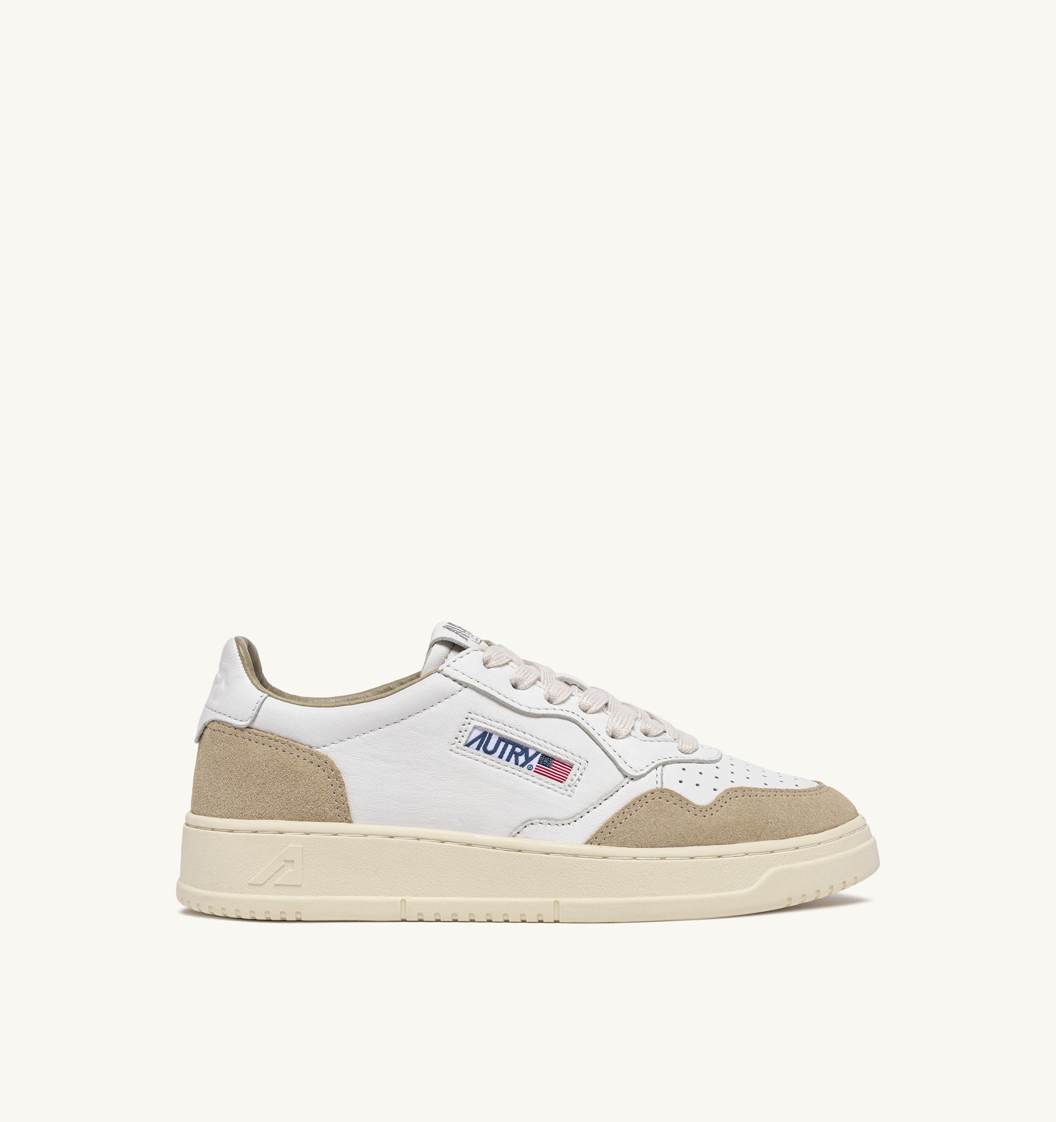 BASKETS MEDALIST LOW EN NAPPA BLANC ET DAIM SPONGE