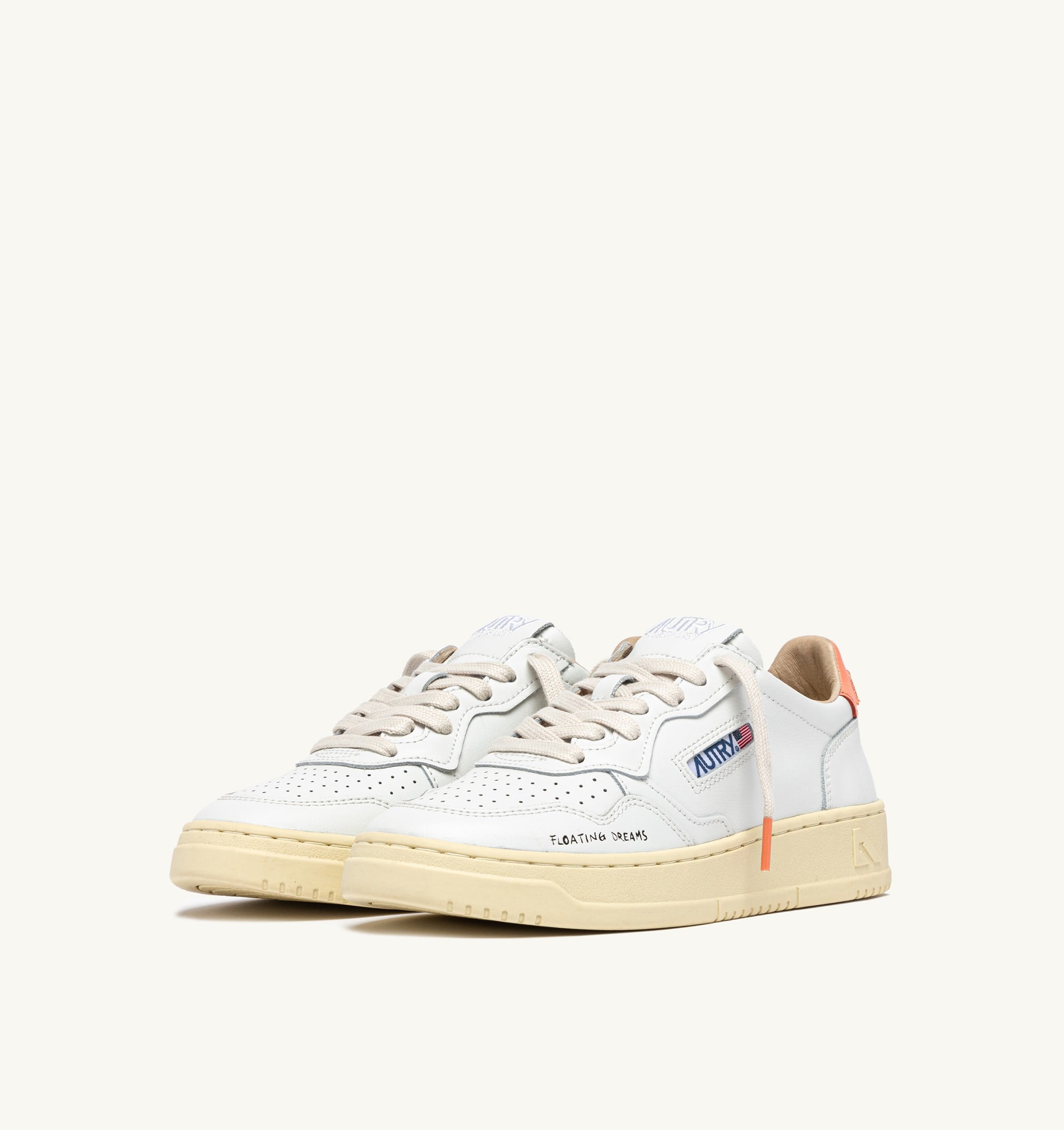 BASKETS MEDALIST LOW EN CUIR BLANC ET PEACH PINK