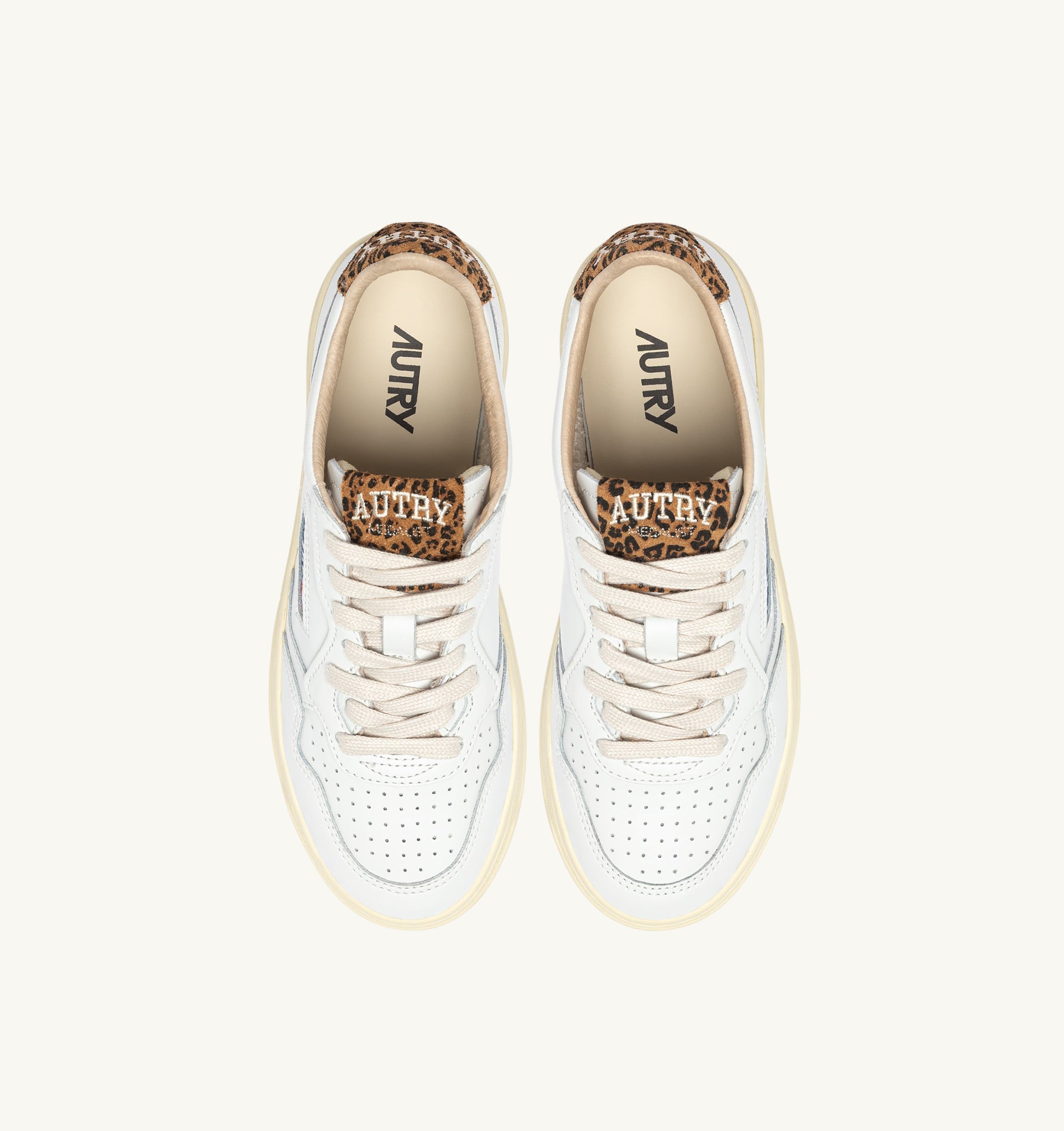 BASKETS MEDALIST LOW EN CUIR BLANC ET DAIM LEOPARD
