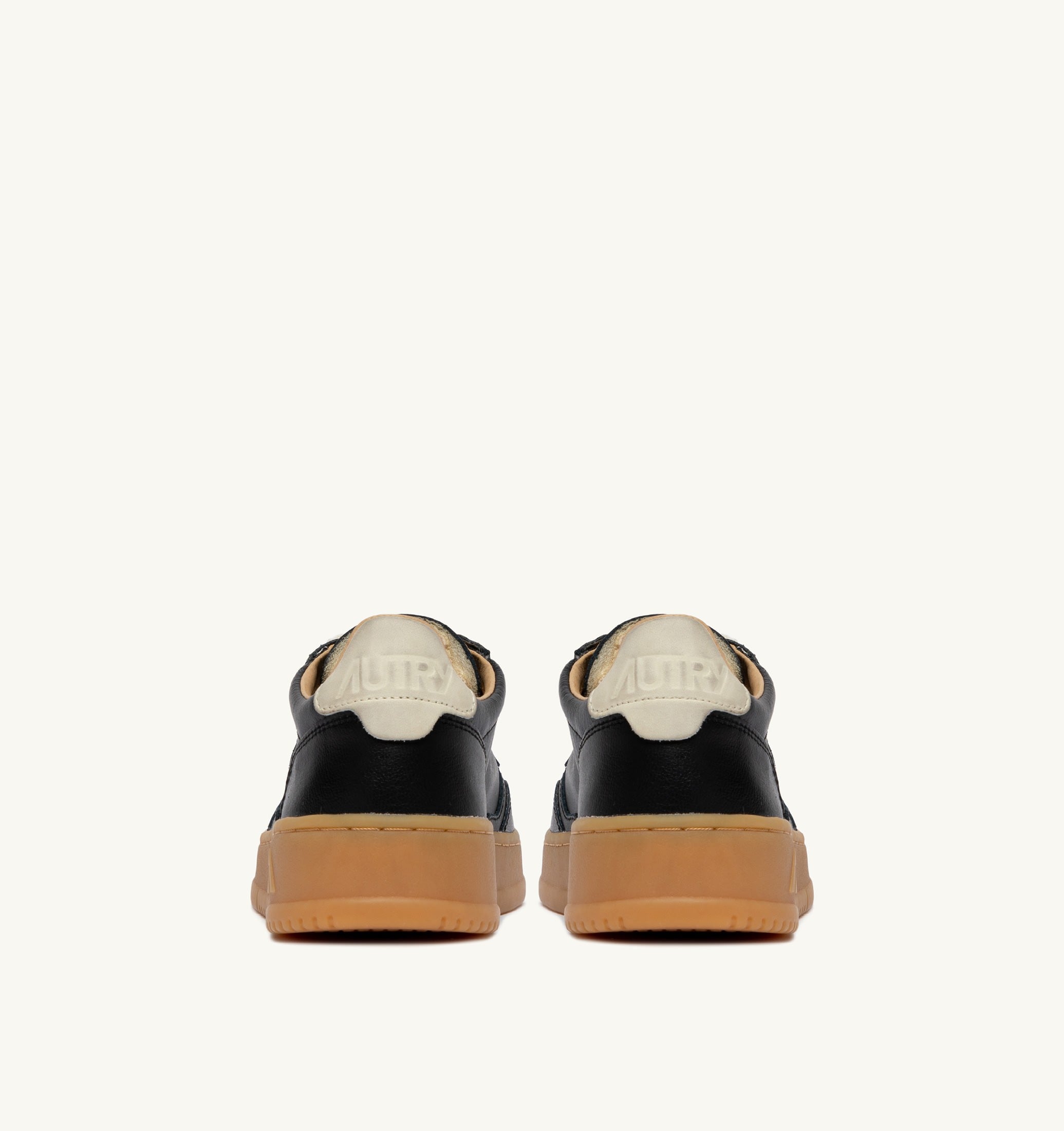 BASKETS MEDALIST LOW EN CUIR NOIR ET MARSHMALLOW