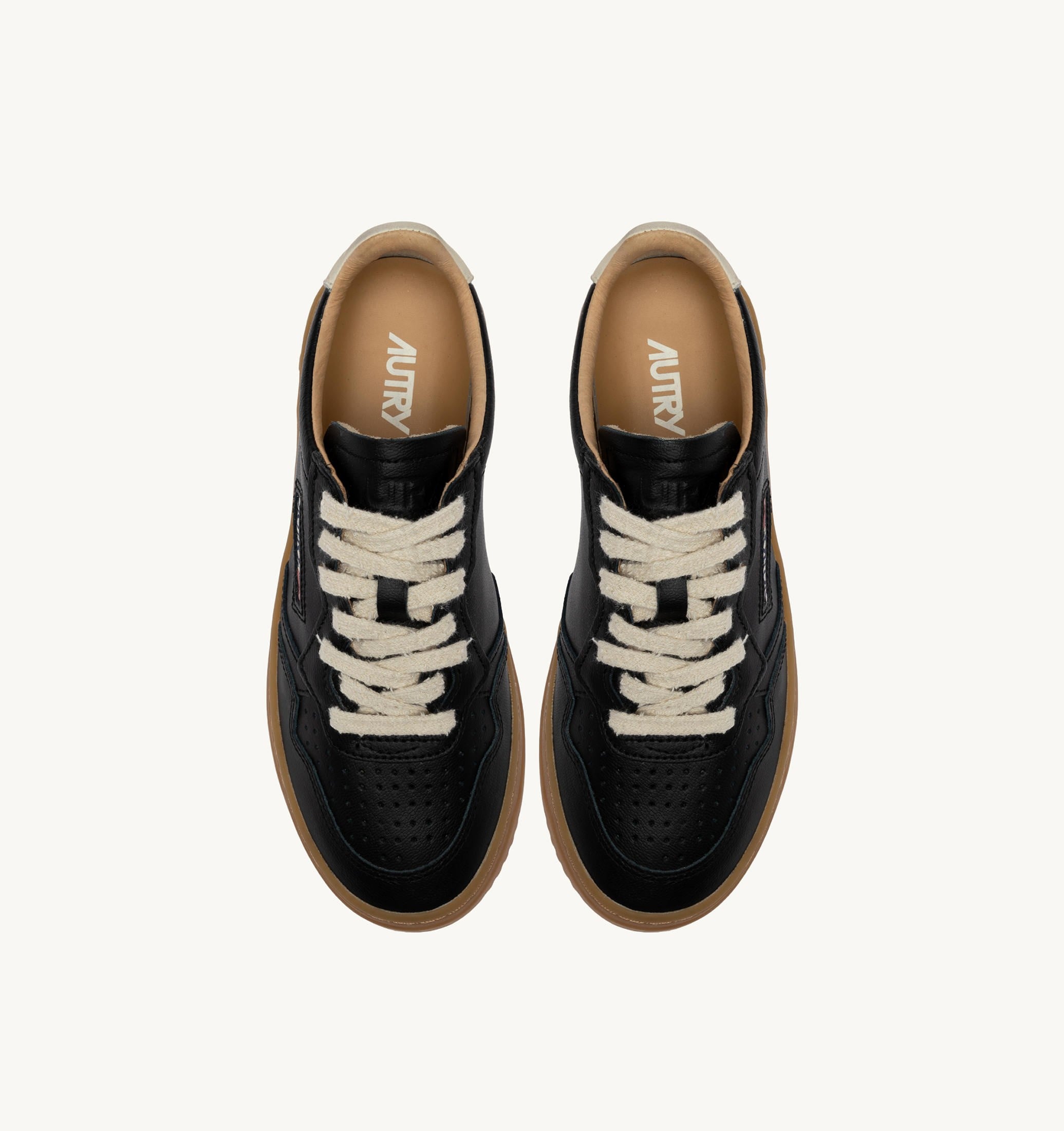 BASKETS MEDALIST LOW EN CUIR NOIR ET MARSHMALLOW