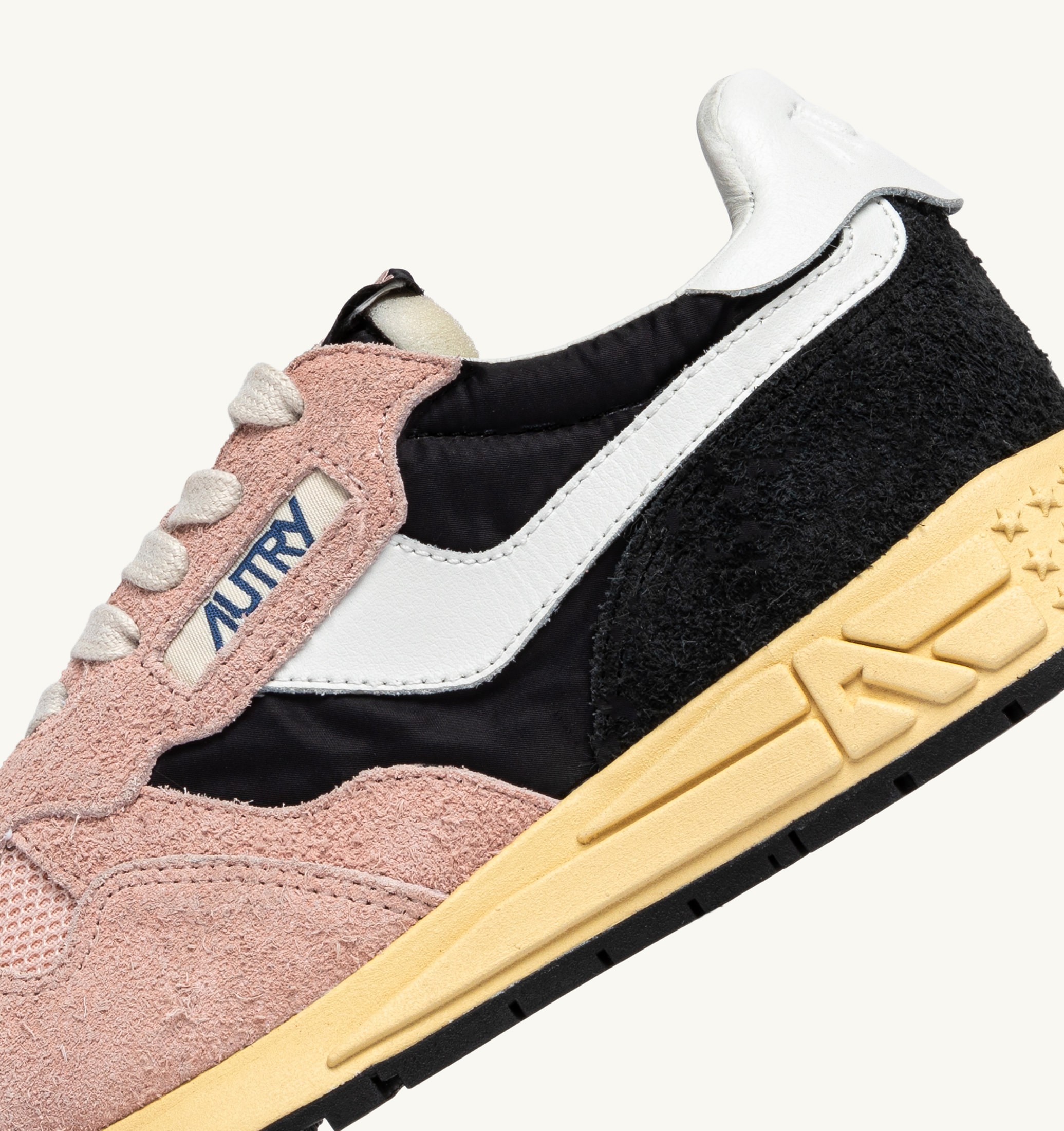 BASKETS REELWIND LOW EN NYLON ET DAIM NOIR ET ROSE