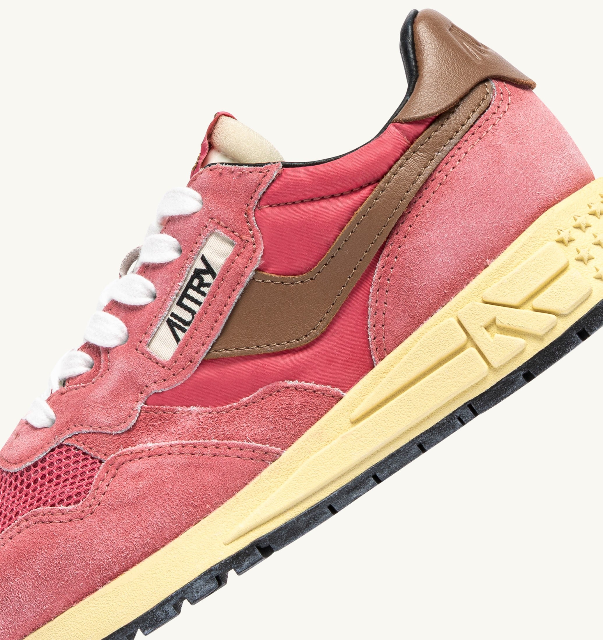 BASKETS REELWIND LOW EN NYLON ET DAIM STRAWBERRY SUGAR ET COCONUT