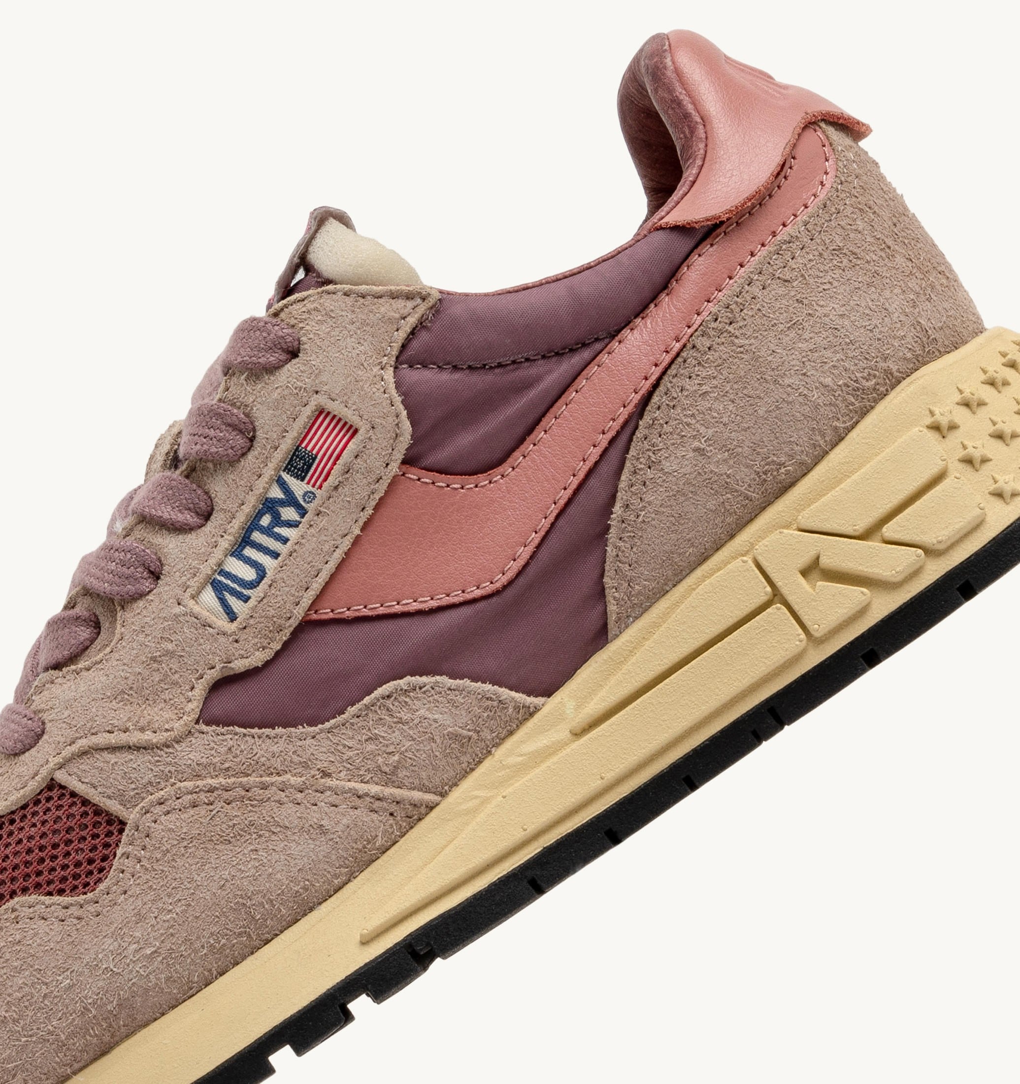 BASKETS REELWIND LOW EN NYLON DAIM ET CUIR ROSE ET DESERT SAND