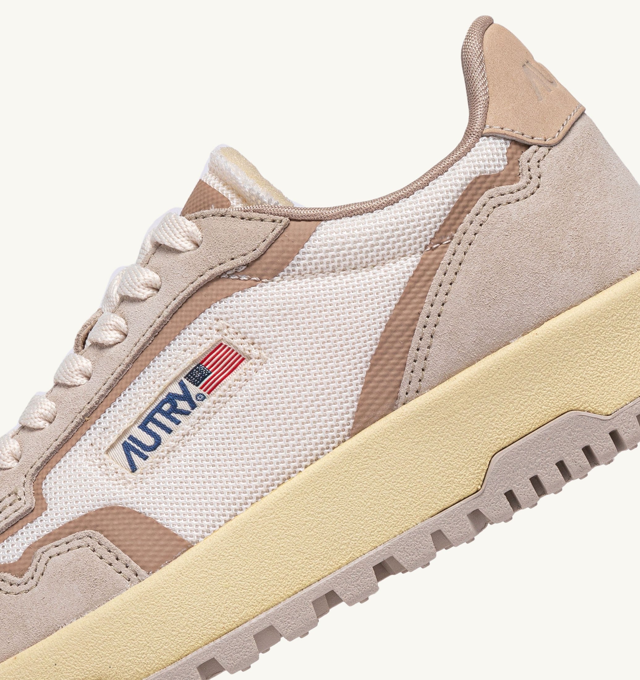BASKETS WILDPACE LOW EN DRAGON MESH ET DAIM WHISPER WHITE ET SAND