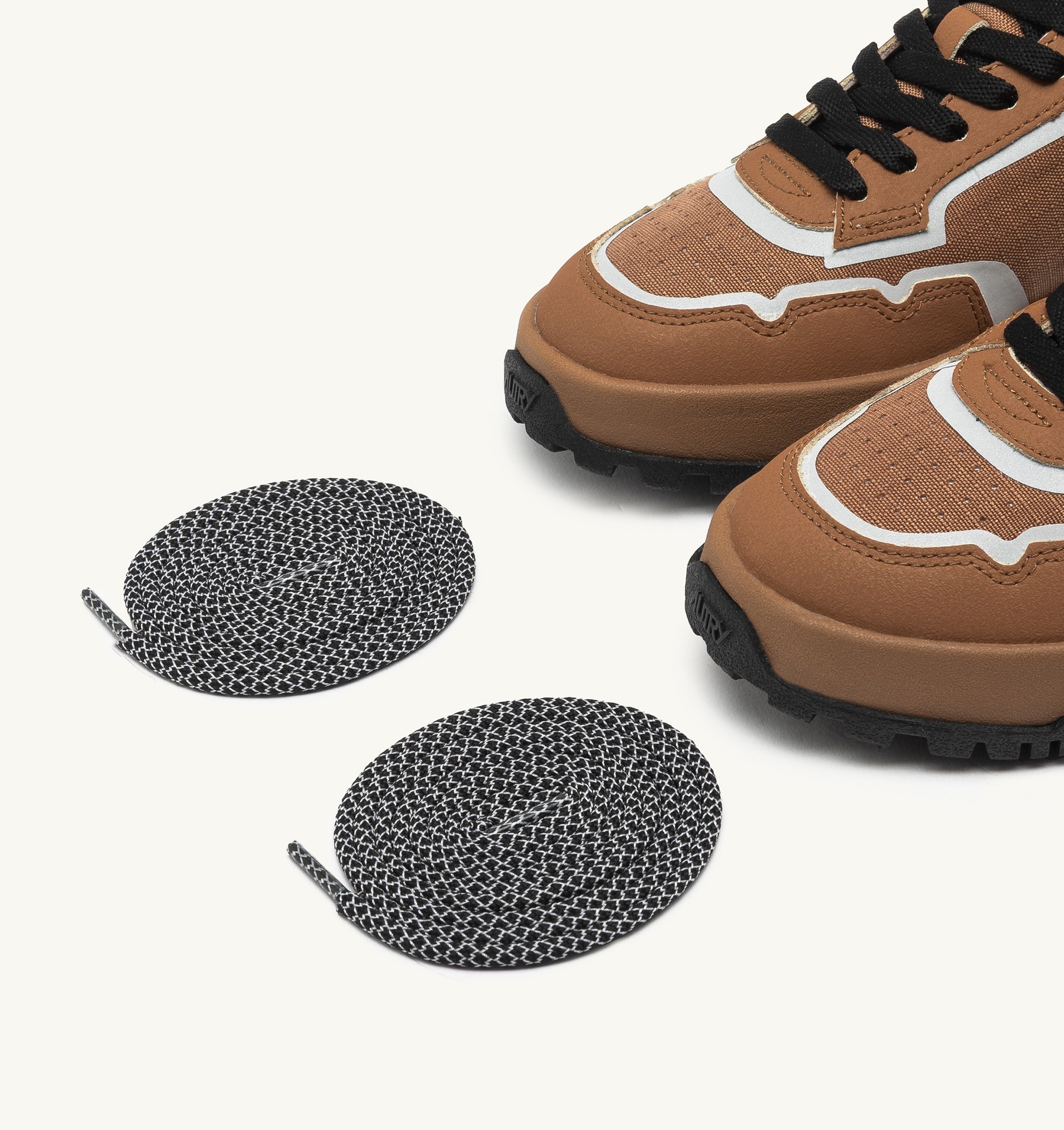 BASKETS WILDPACE LOW EN NYLON RIPSTOP ET CUIR BROWN SUGAR ET REFLEX