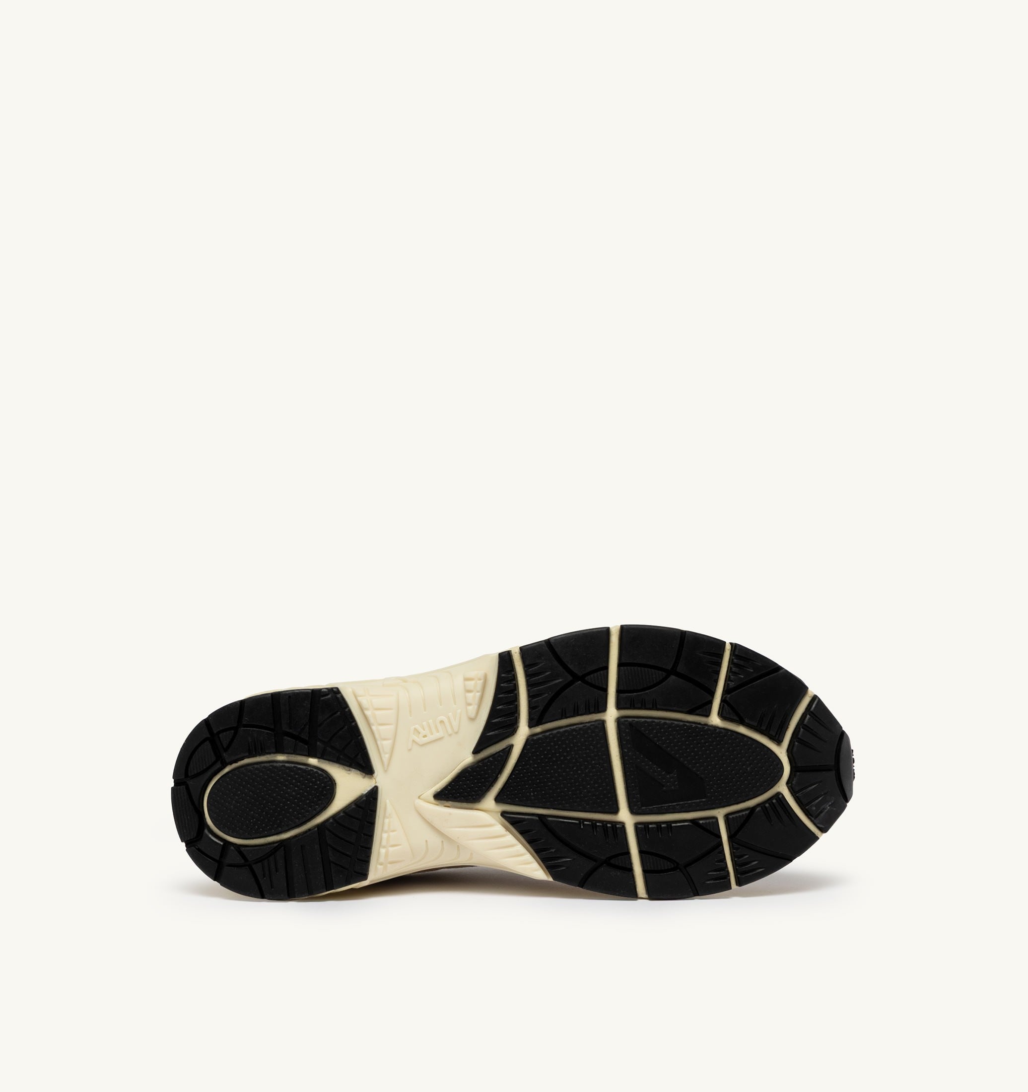 BASKETS HYPERWAY EN MESH ET DAIM SAND ET ARGENT