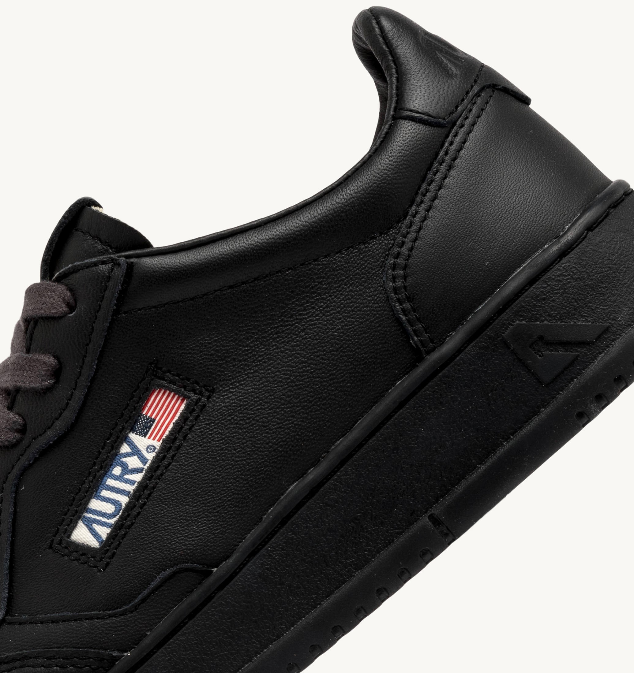 BASKETS MEDALIST LOW EN CUIR METEORITE