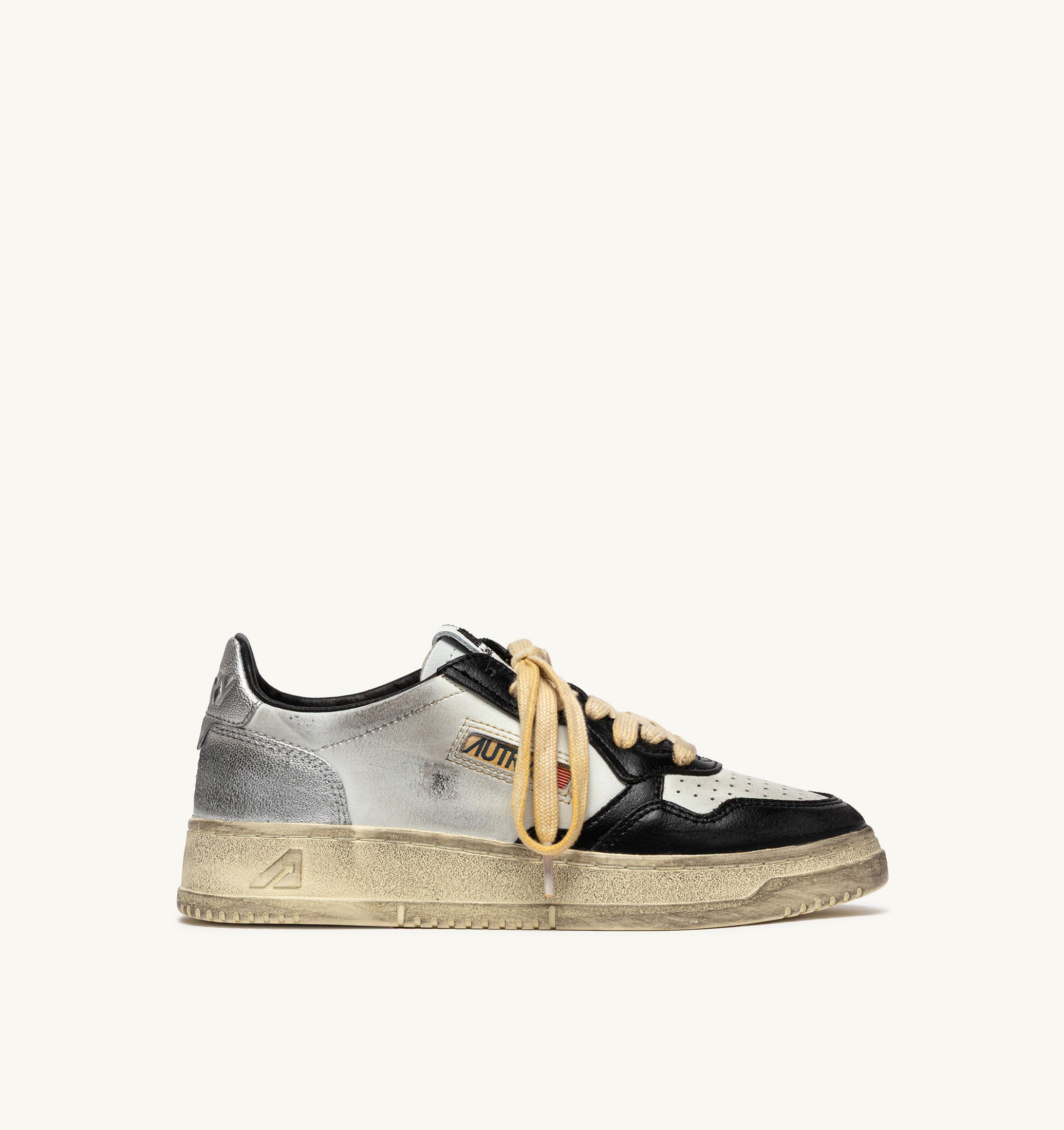BASKETS MEDALIST LOW SUPER VINTAGE EN CUIR BLANC NOIR ET ARGENT