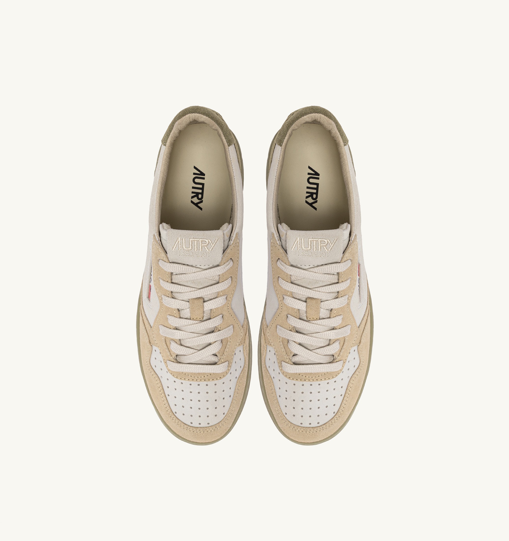 BASKETS MEDALIST LOW TRICOLORE EN DAIM BLANC SAND ET GREY GREEN