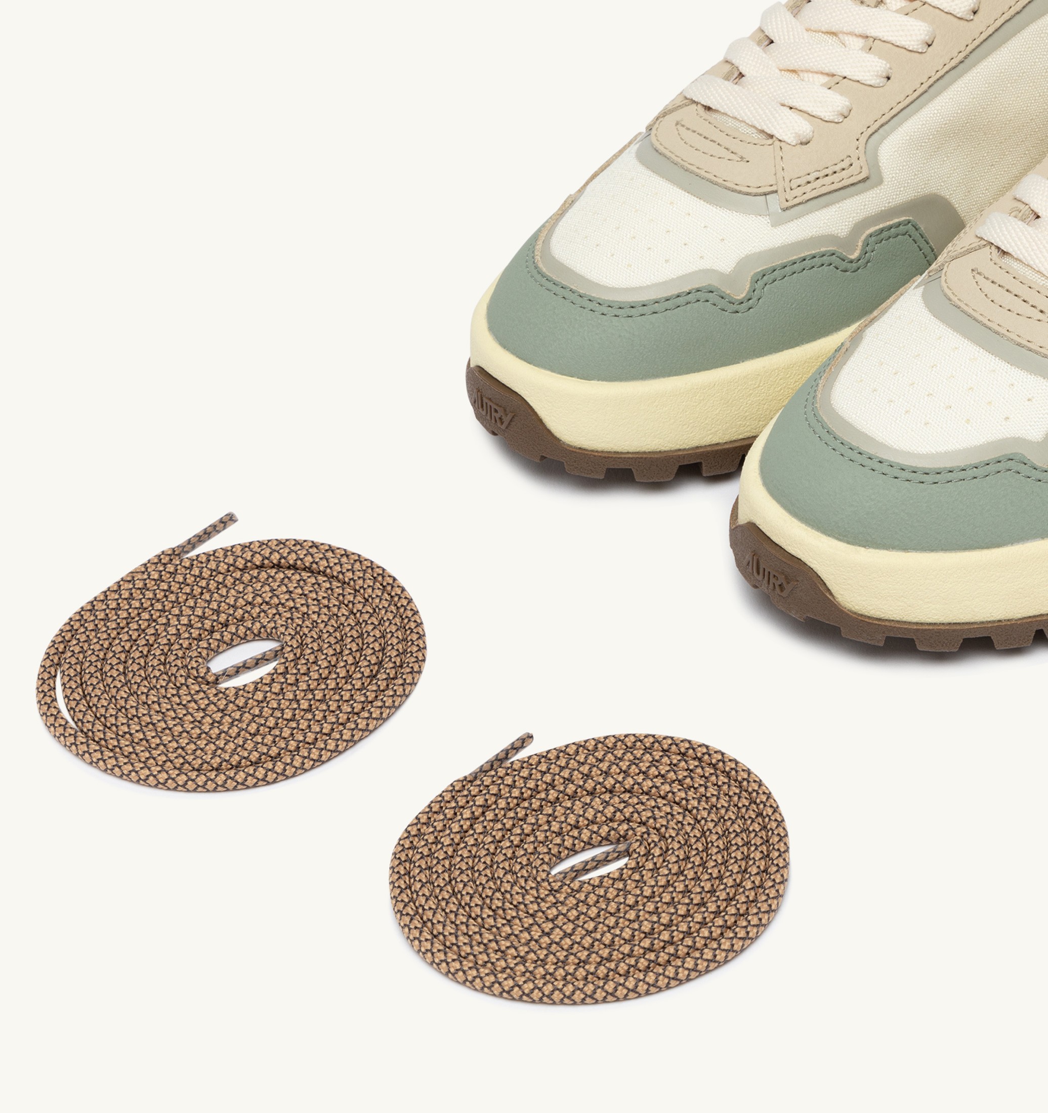 BASKETS WILDPACE LOW EN CORDURA ET CUIR MARSHMALLOW ET SEA GRASS