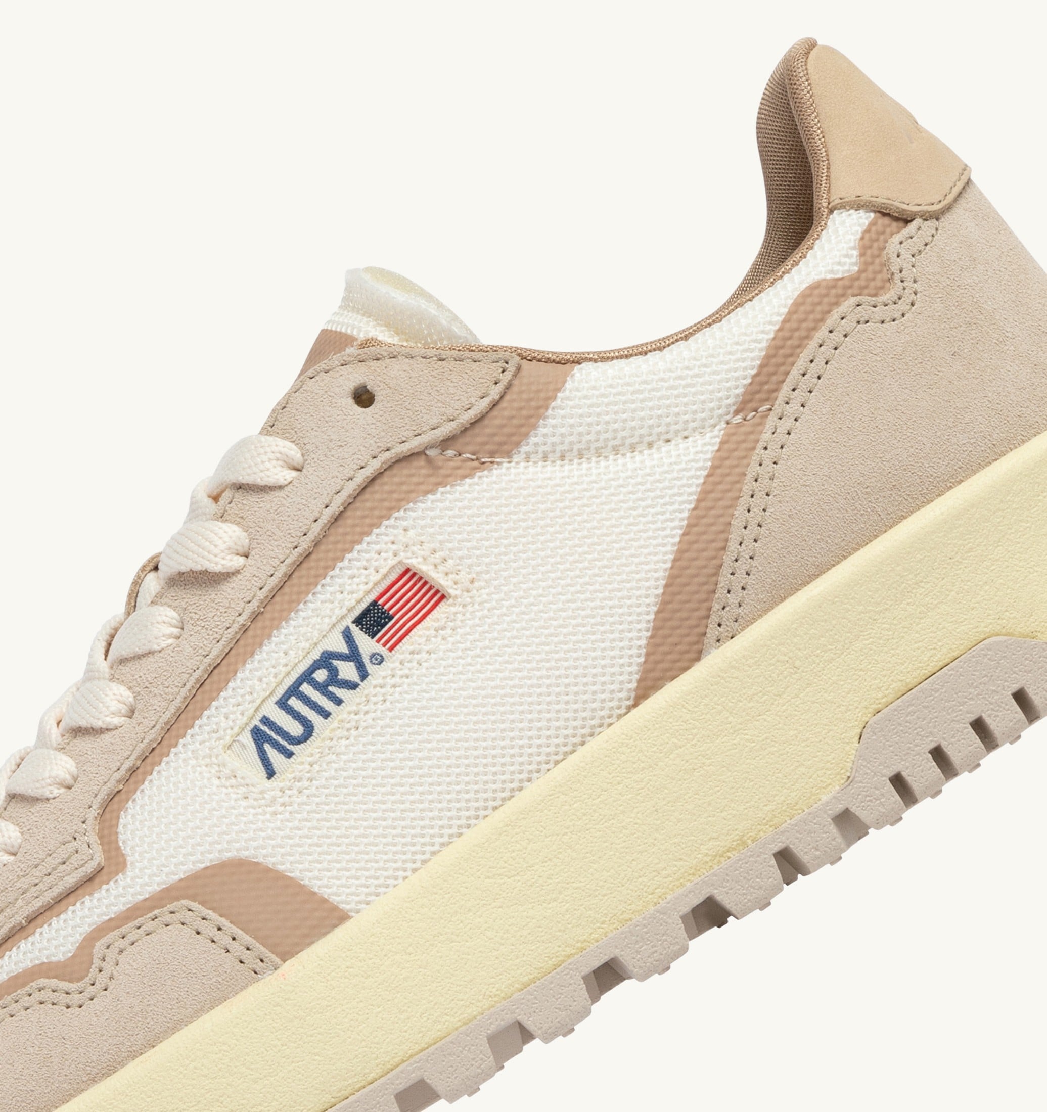 BASKETS WILDPACE LOW EN DRAGON MESH ET DAIM WHISPER WHITE ET SAND